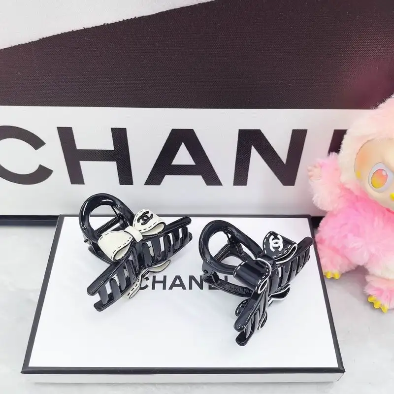 Chanel Hair Grab Clip dx16